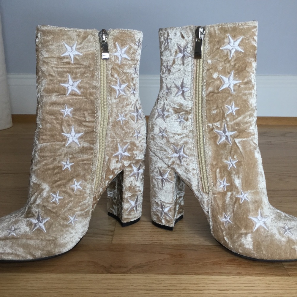 Wild Diva crushed velvet star ankle boots - Picture 10 of 14